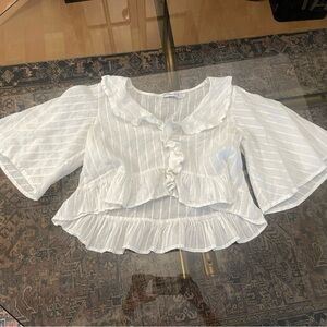 Barely worn - love this shirt - it’s just too small for me